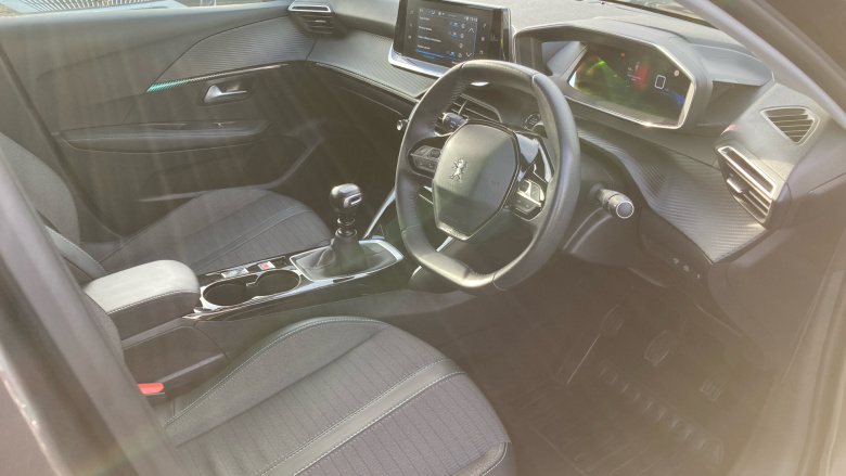 Peugeot 208 1.2 PureTech 100 Allure Premium 5dr Petrol Hatchback